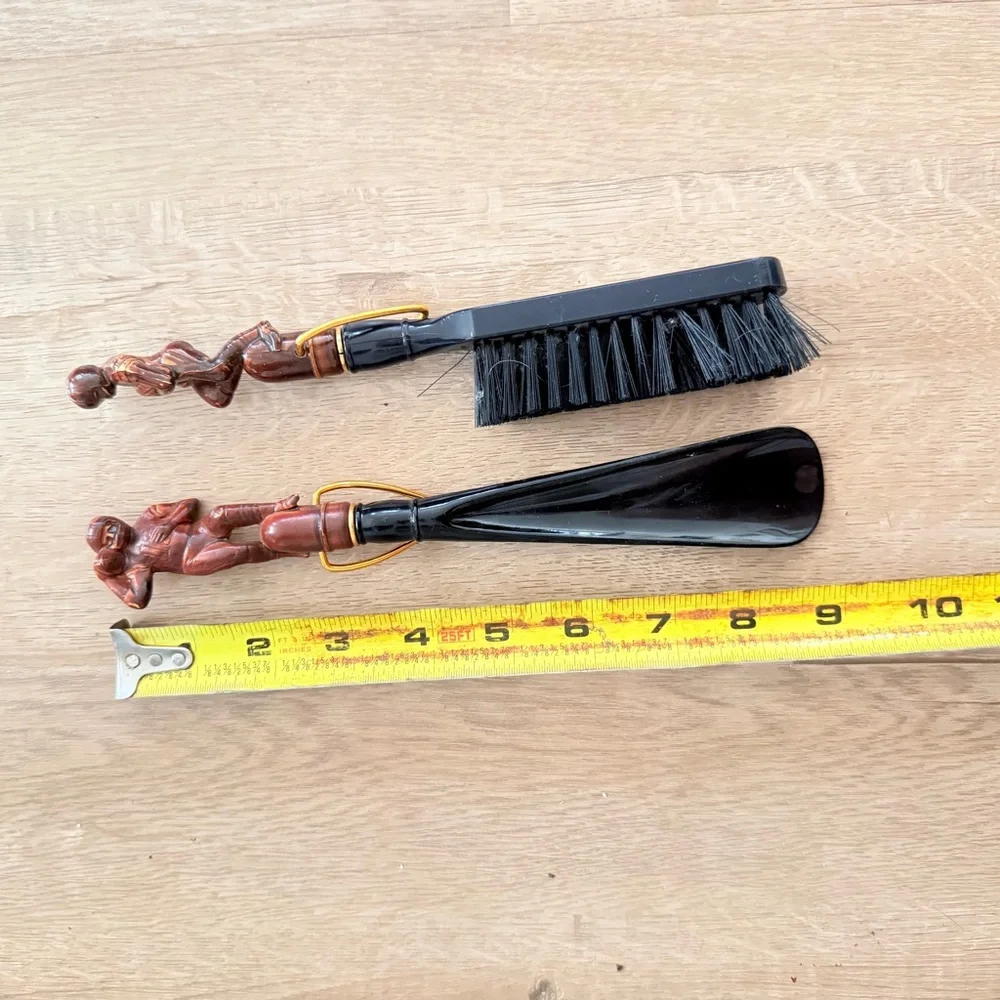 Vintage 1950-60s Cloth Shoe Brush & Shoe Horn Set, Football‎ Player, Quarterback